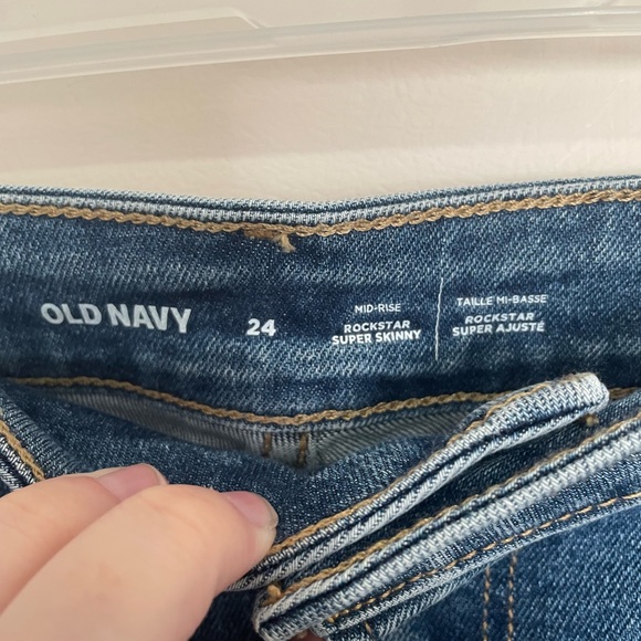 Old Navy Rockstar Super Skinny Jeans - Picture 4 of 8